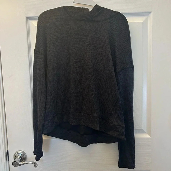 ! Lululemon Athletica Women's Size 4 "Squad Goals" Performance Hood… - Picture 2 of 5